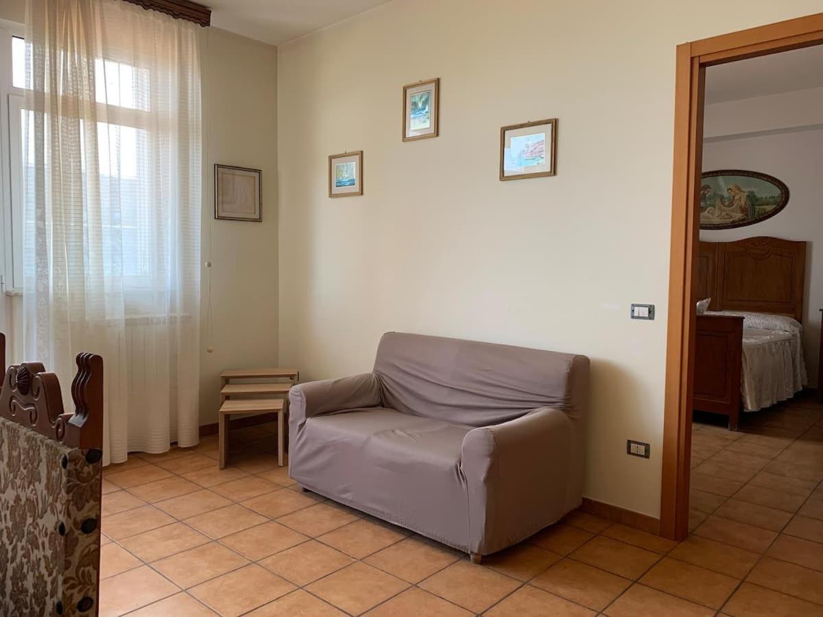 Apartamento Casa Di Tommaso Sonnino Exterior foto